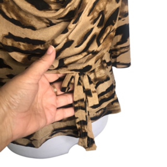 Juliette Animal Print Drawstring Front Low Cowl Drop Collar Long Sleeve Top Sz L - Picture 3 of 9